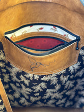 Load image into Gallery viewer, The SANDPIPER Traveller - Includes Free Lacing Tutorial & Template